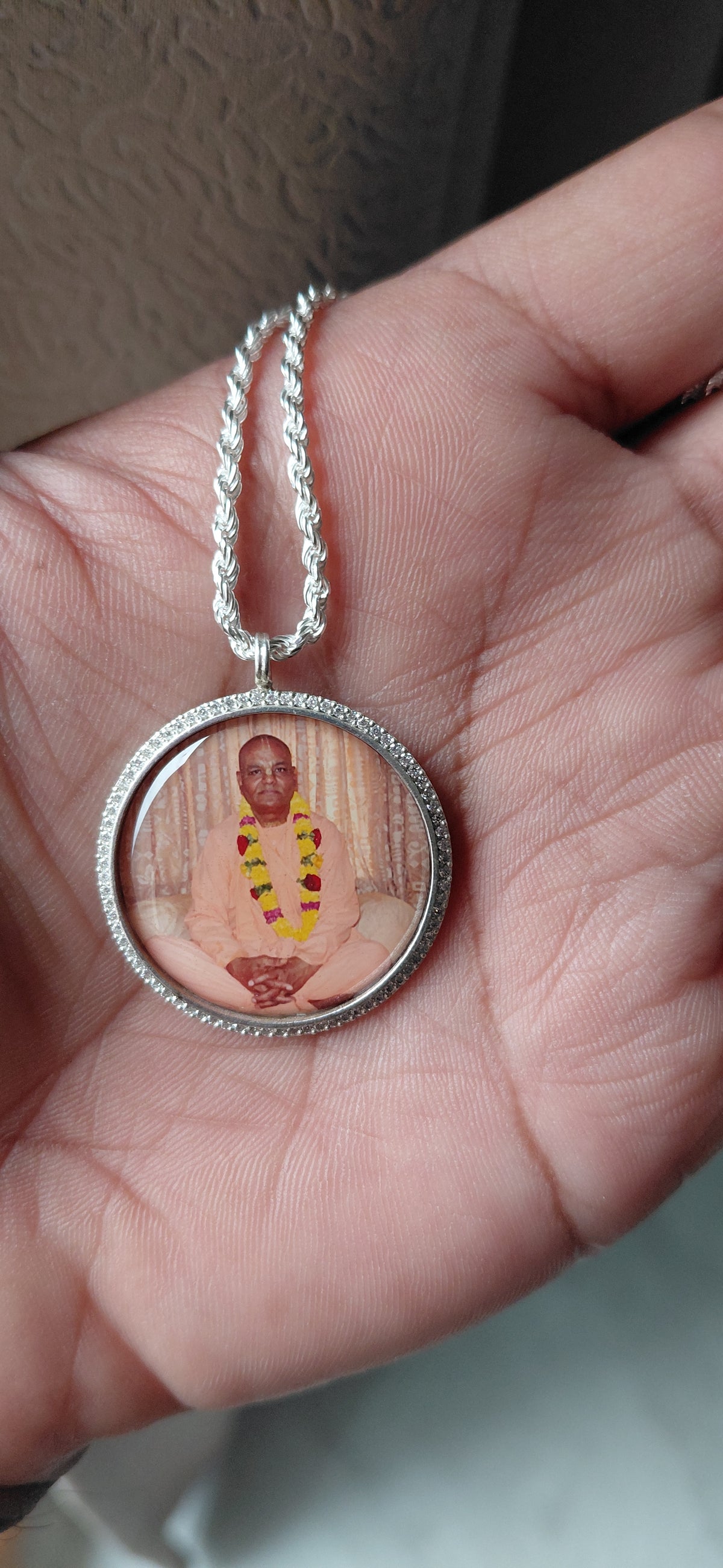 925 silver HH RADHA GOVIND GAUSEAMI MAHARAJ JI PENDENT