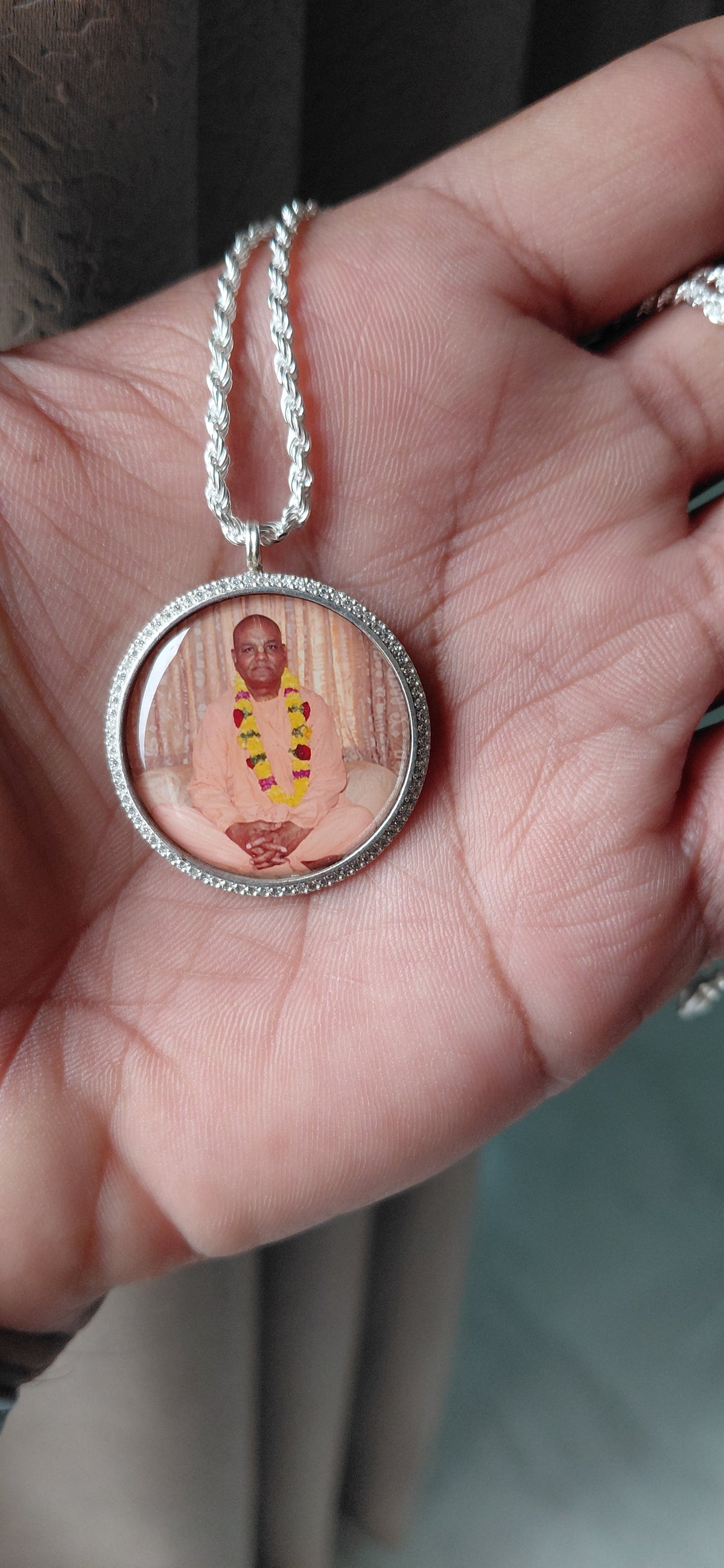 925 silver HH RADHA GOVIND GAUSEAMI MAHARAJ JI PENDENT